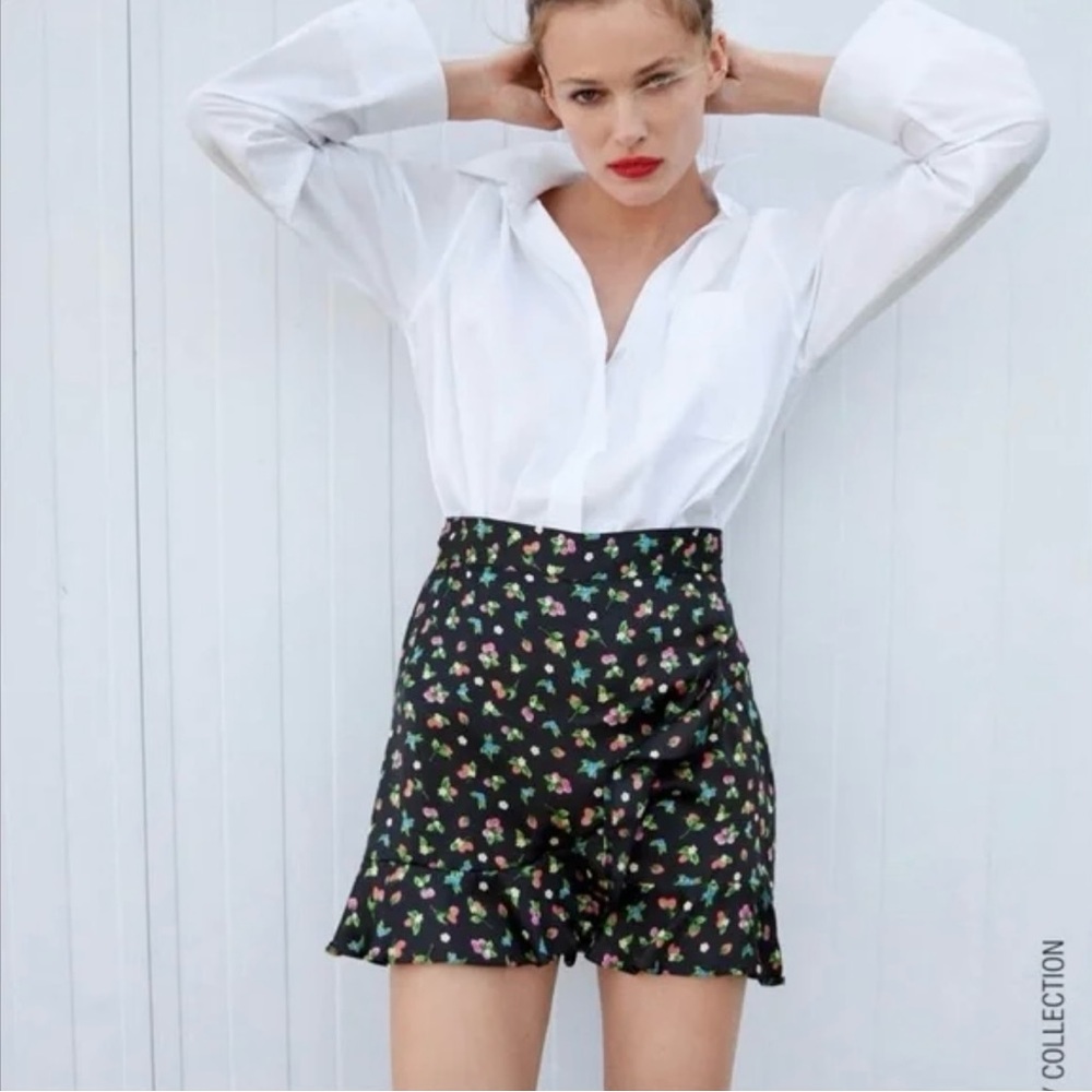 Zara High-waisted Ruffled Fruit Print Satin Skort